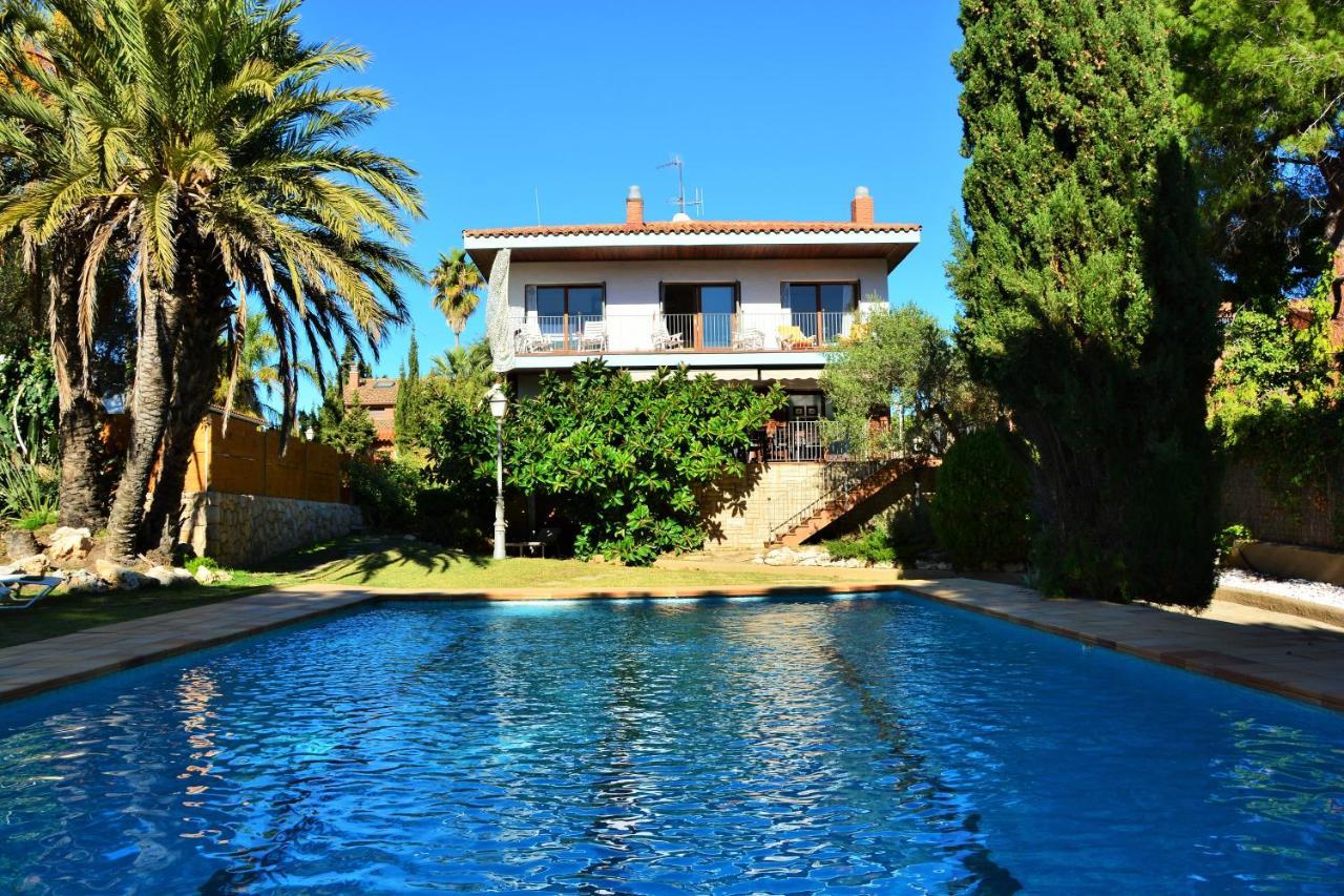 Villa Sitges El Ranch Amaizing Outdoor Areas Beaches At 5 Minutes Walk Sitges At 15 Min Drive Ac Pool Jacuzzi & Garden Xxl Calafell Zewnętrze zdjęcie