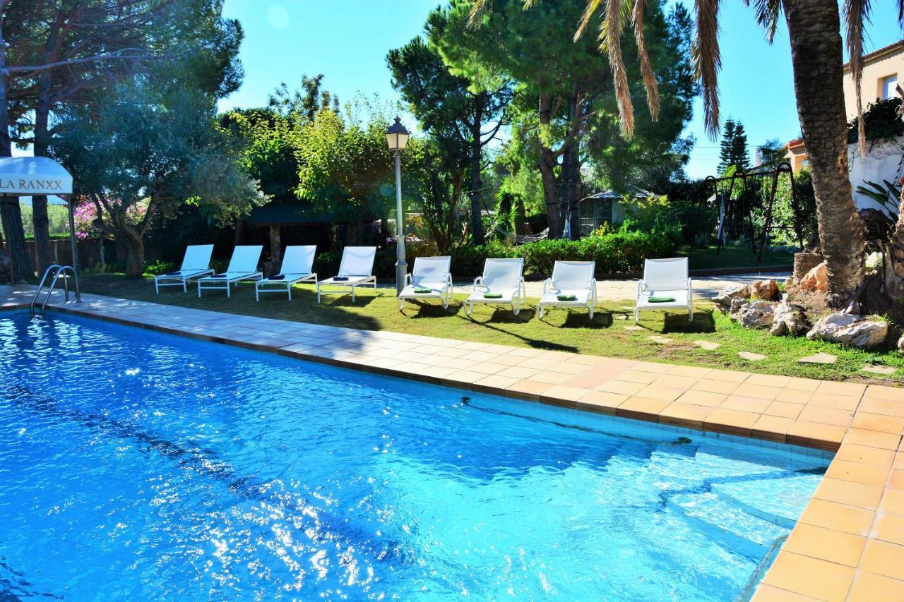 Villa Sitges El Ranch Amaizing Outdoor Areas Beaches At 5 Minutes Walk Sitges At 15 Min Drive Ac Pool Jacuzzi & Garden Xxl Calafell Zewnętrze zdjęcie
