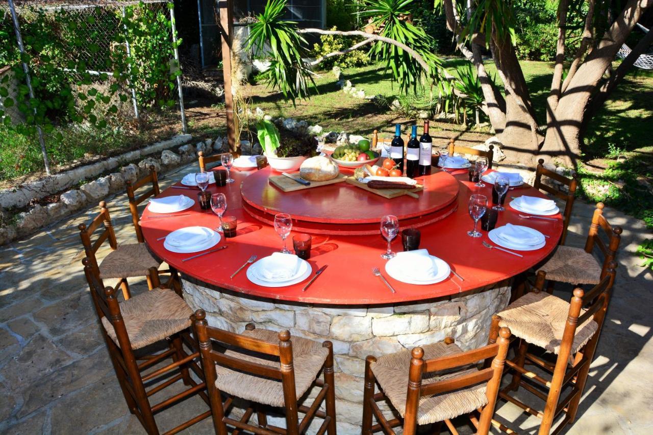 Villa Sitges El Ranch Amaizing Outdoor Areas Beaches At 5 Minutes Walk Sitges At 15 Min Drive Ac Pool Jacuzzi & Garden Xxl Calafell Zewnętrze zdjęcie