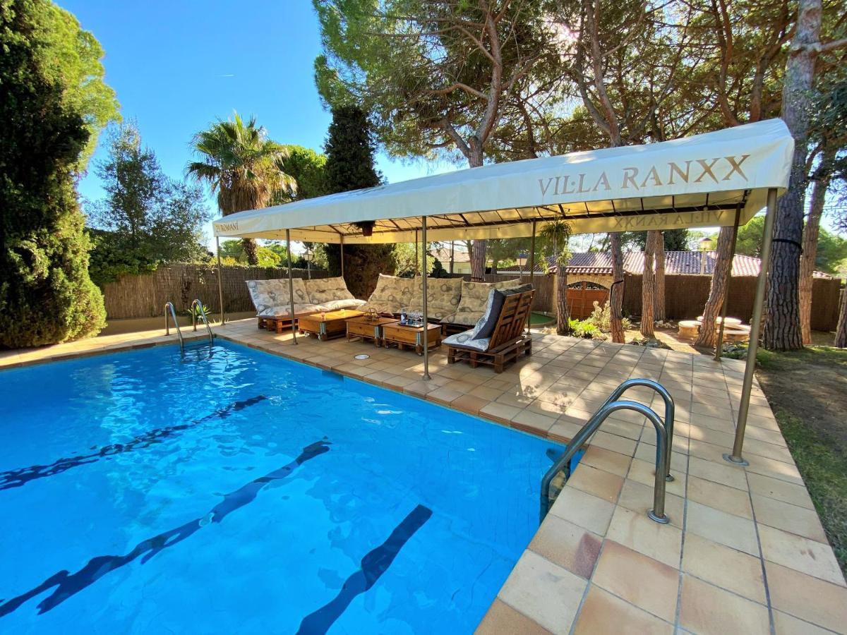 Villa Sitges El Ranch Amaizing Outdoor Areas Beaches At 5 Minutes Walk Sitges At 15 Min Drive Ac Pool Jacuzzi & Garden Xxl Calafell Zewnętrze zdjęcie