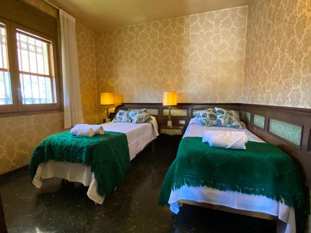 Villa Sitges El Ranch Amaizing Outdoor Areas Beaches At 5 Minutes Walk Sitges At 15 Min Drive Ac Pool Jacuzzi & Garden Xxl Calafell Zewnętrze zdjęcie