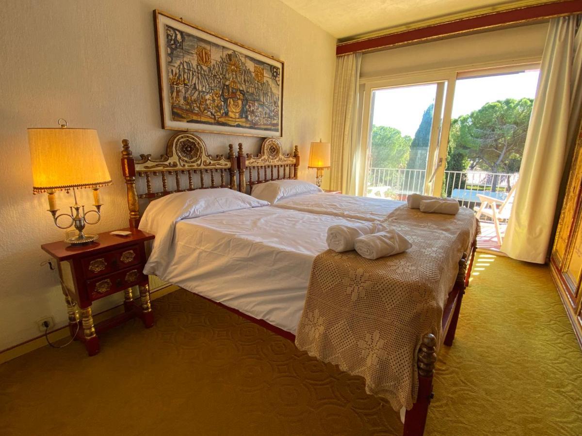 Villa Sitges El Ranch Amaizing Outdoor Areas Beaches At 5 Minutes Walk Sitges At 15 Min Drive Ac Pool Jacuzzi & Garden Xxl Calafell Zewnętrze zdjęcie