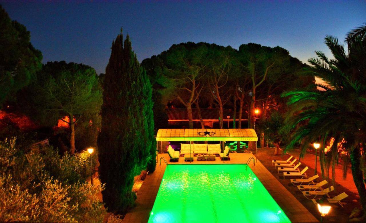Villa Sitges El Ranch Amaizing Outdoor Areas Beaches At 5 Minutes Walk Sitges At 15 Min Drive Ac Pool Jacuzzi & Garden Xxl Calafell Zewnętrze zdjęcie