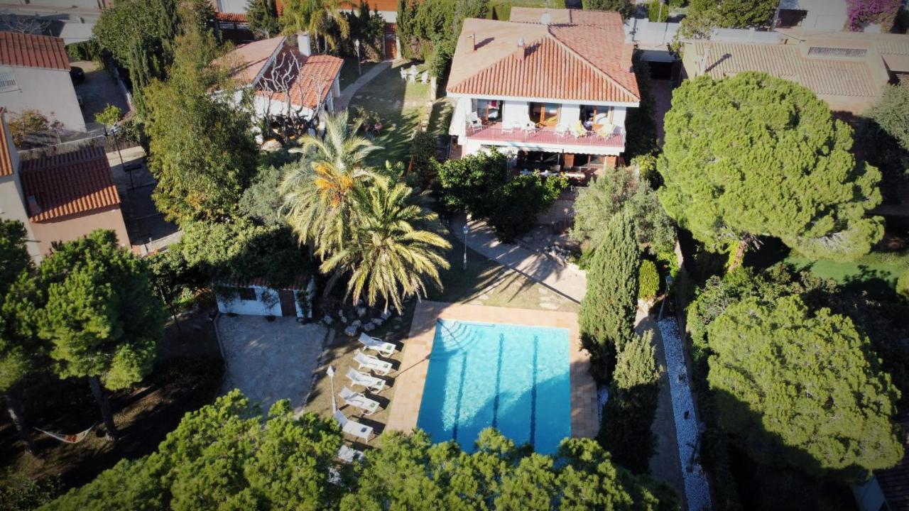 Villa Sitges El Ranch Amaizing Outdoor Areas Beaches At 5 Minutes Walk Sitges At 15 Min Drive Ac Pool Jacuzzi & Garden Xxl Calafell Zewnętrze zdjęcie